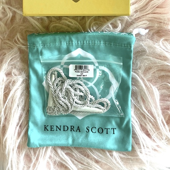Matte White Kendra Scott Phara Necklace Box and Pouch - Picture 3 of 3
